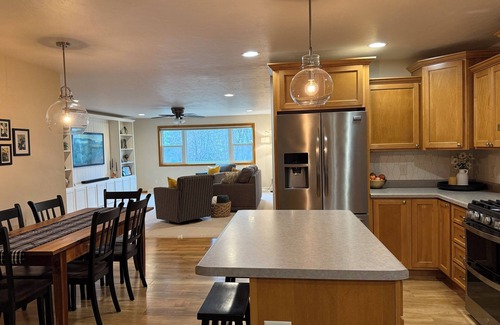 Fond du Lac House | EAA - Spacious 4-bedroom, 3-bath house in Fond du Lac
