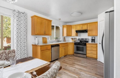 Eagle House | Eagle Charmer Pet friendly near downtown/riverwalk