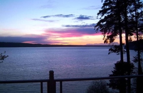 Tulalip House | Eagle Cove Waterfront Retreat for 20 w/Hot Tub, Firepit & Sweeping Island Views