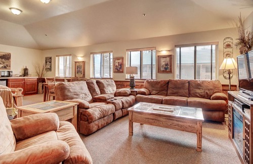 Woodland Park Hotel | Eagle Fire Lodge & Cabins