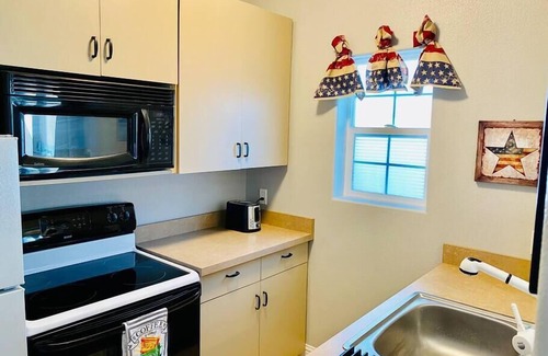 Ahwahnee House | Eagle Nest/River Views/Hot Tub/Games/Sleeps 6