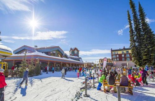 Snow Pine Estates Ski Chalet | Eagle Ridge Pet-Friendly Chalet