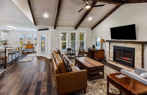 Elgin Cabin | Eagle Ridge - Ridge Road Scenic Cabins - Brimstone Recreation and Big South Fork