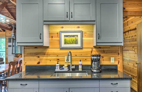 Three Lakes Cabin | Eagle River Lakefront Retreat w/Fire Pit & Grill