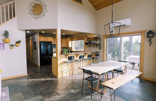 Hayden Lake House | Eagle's Eyrie Hayden Lake Home with private beach