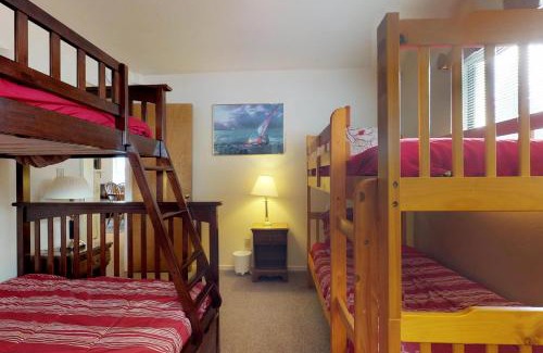 Lakeshore Apartment | Eagle's Landing Condo 68