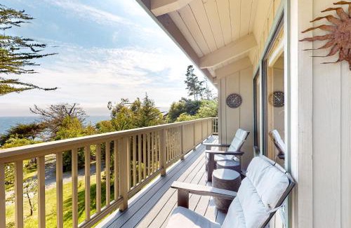 Gualala House | Eagle's Landing - Main House & Studio