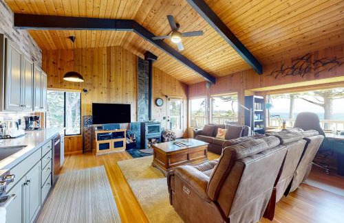 Gualala House | Eagle's Landing - Main House & Studio