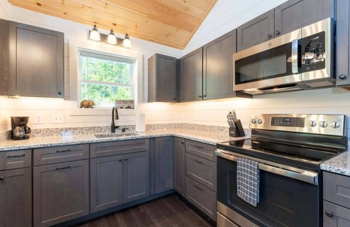 Sullivan House | Eagle's Nest Cabin! S
