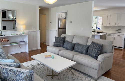 Oneonta House | Eagle's Nest - Remodeled 3 bdrm, min to All Star
