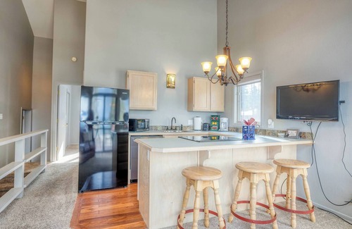 Lakeside House | Eagle View Escape - Private Lakefront Estate