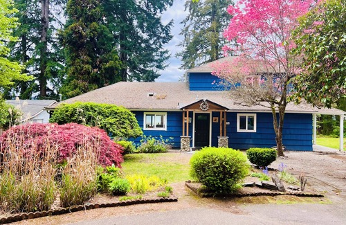 Belfair House | Eagle View Waterfront Retreat in Belfair, Hood Canal with King Beds, kayaks