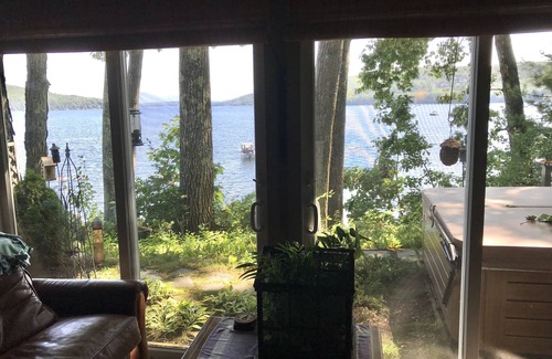 Meredith Cottage | 'Eagle Watch' Relaxing Lakefront Cottage with Sandy Beach.