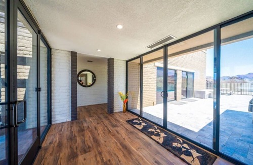 Parker Strip House | Eagles Lair, Poolside Luxury!