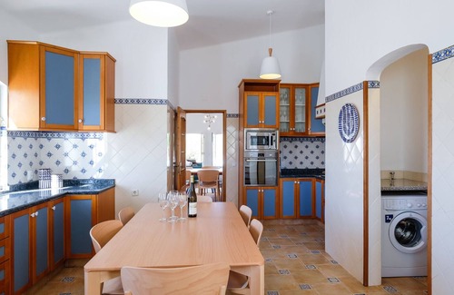 Fonte do Bispo Villa | Eagles Nest - a beautifully furnished, 3 bedroom house with pool and sea views.