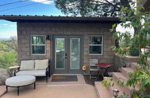 Prescott Apartment | Eagles Nest Casita Luxury king memory foam bed feather pillows & duvet Amazing views, private balcony, Great location & Dog friendly