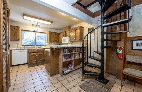 Lakeshore Apartment | Eagles Nest Condo #88