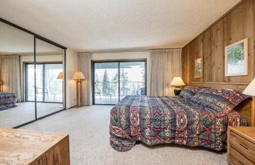 Lakeshore Apartment | Eagles Nest Condo #88
