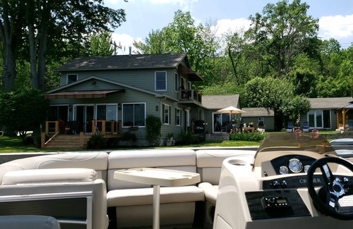 Geneseo House | Eagles Nest of Conesus Lake with a Pontoon Boat