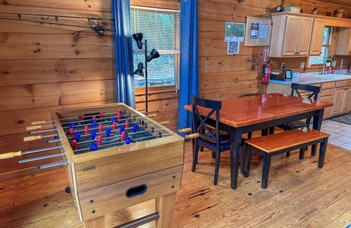 Butler Cabin | Eagles Peak-Dock Access & Boat Slip, Amazing View, King Beds, Luxury Hot Tub