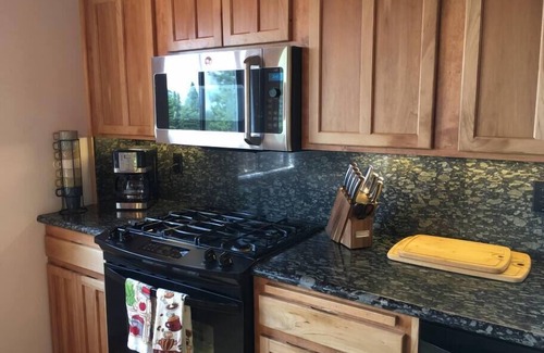 Tahoe Vista Ski Chalet | Eagles Tahoe Chalet Panoramic Lake Views & HotTub