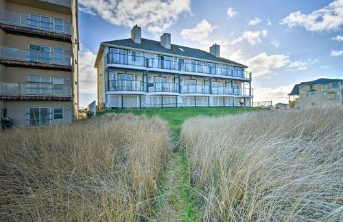 Ocean Shores Apartment | Eagles View Condo in Ocean Shores with 3 Balconies