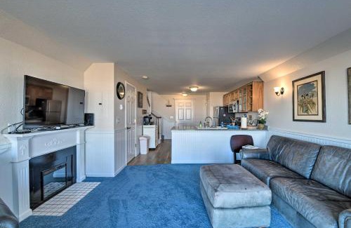 Ocean Shores Apartment | Eagles View Condo in Ocean Shores with 3 Balconies