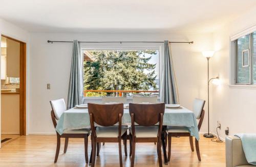 Coupeville House | Eagles Watch by AvantStay Large Deck w Views