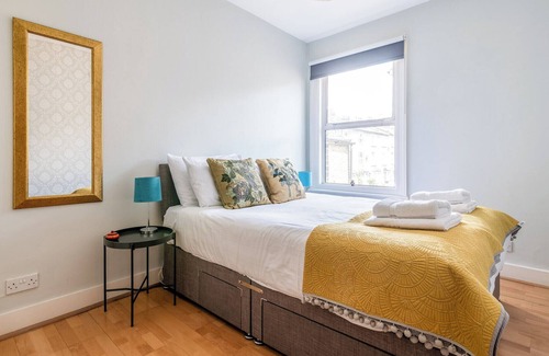 West Ealing House | Ealing's Cozy Garden Retreat