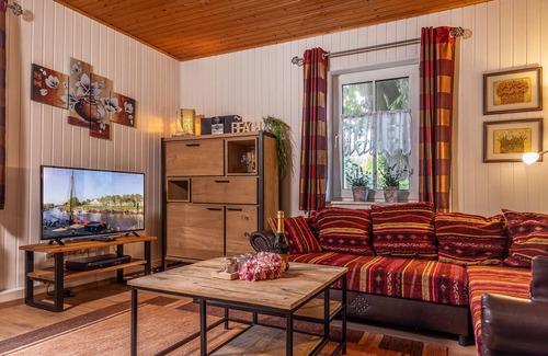 Horum Apartment | Earlier Station, today tasteful holiday home: holiday accommodation with c