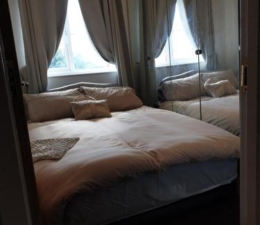 Ainley Top Apartment | Early Knights at Huddersfield