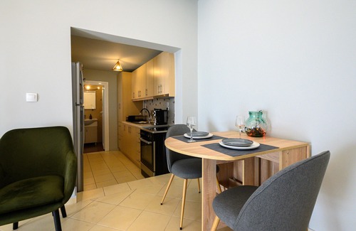 Kalamata Apartment | Earth house remodeled in a traditional area close to the main square of kalamata