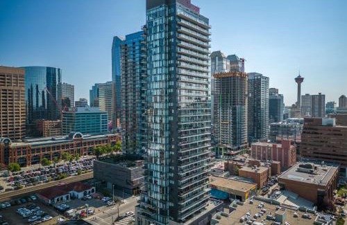 Connaught Apartment | Earthlight Golden Hour Corner