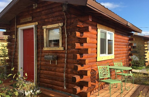 Healy Cabin | Earthsong Lodge - STAND
