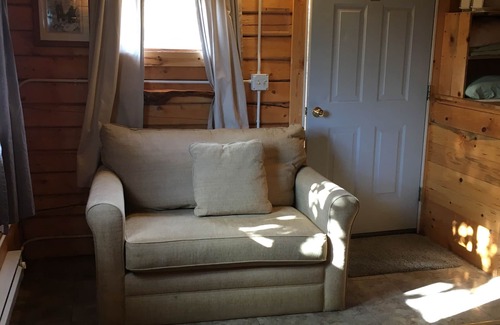Healy Cabin | Earthsong Lodge -Two Room Cabin
