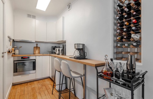 Les Halles Apartment | Earthy Serenity, by Veeve