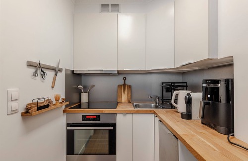 Les Halles Apartment | Earthy Serenity, by Veeve