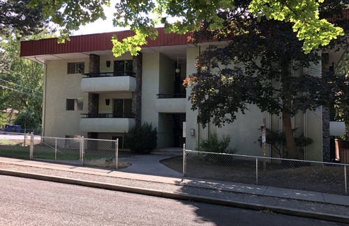 Cliff - Cannon Apartment | Ease of access lower South Hill location close to freeway and downtown access.