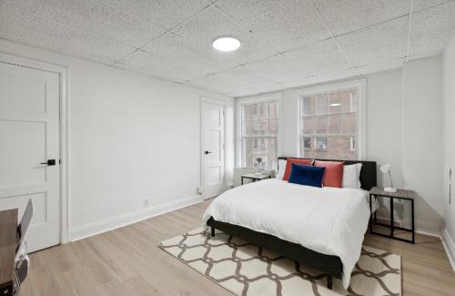 Central Business District Apartment | East 419i Modern Suite I Pool I Gym