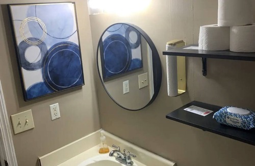 Ellenwood House | East Atlanta Hideaway 3BR 2BA Sleeps 7