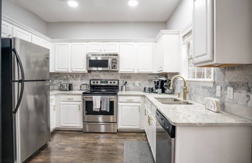 Tucker House | East Atlanta Master's Suite