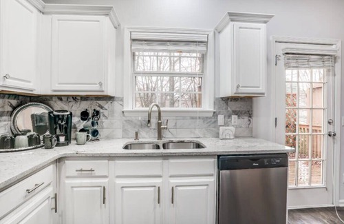 Tucker House | East Atlanta Master's Suite