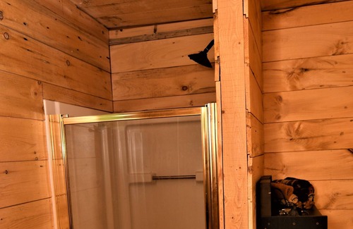 Beddington Cabin | East Beddington Lake Cozy Cabin
