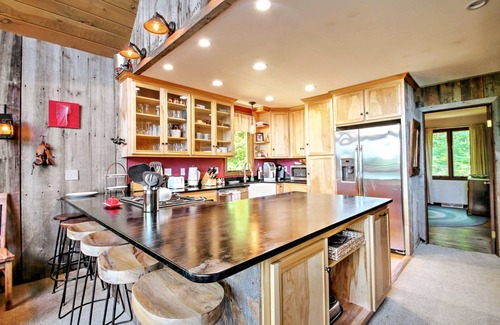 East Burke House | East Burke House w/Deck < 3 Mi to Kingdom Trails!