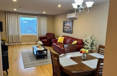 West End Apartment | East Coast Escape - 3 Bedroom Spacious Suite