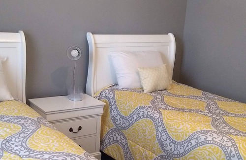 Marietta House | East Cobb Baseball Tournaments/32 miles from complex with pool/teams welcome!