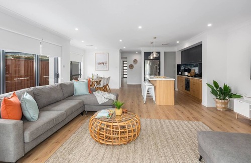 East Corrimal House | East Corrimal Escape Beautiful Beachside Living