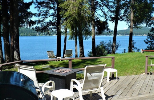 Deer Park Cabin | East Deer Lake waterfront cabin with sandy beach and large dock
