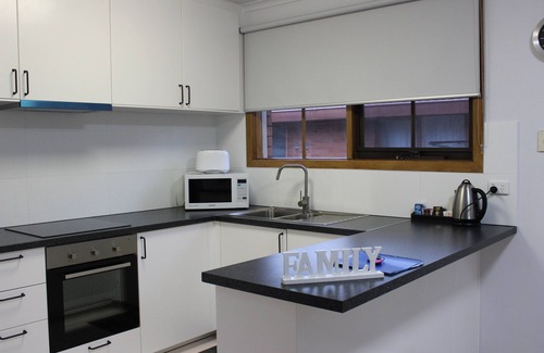 Doncaster East Apartment | East Doncaster at Tunstall, Full Kitchen close to Tunstall Square Shops