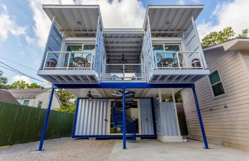 Greater East End Apartment | East Downtown Micro-luxe Container Living Pod #10
